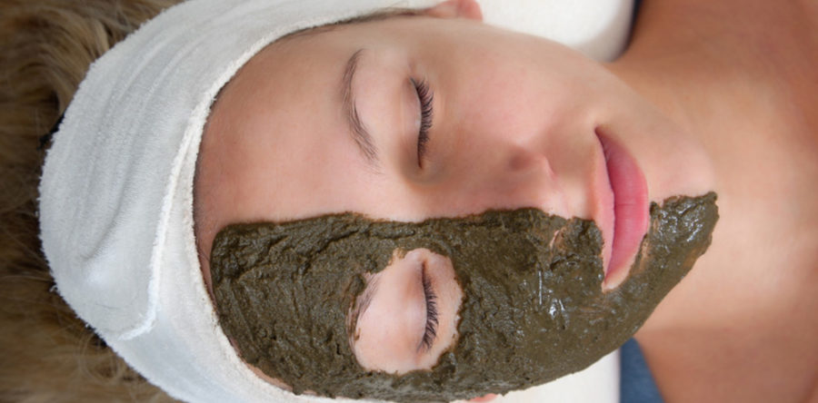 Maschera viso alle alghe riequilibrante